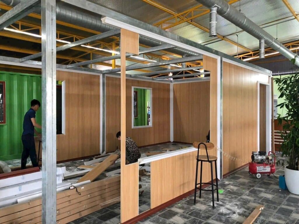 Thi cônng vách ngăn nhựa 2 mặt tại Bình Dương