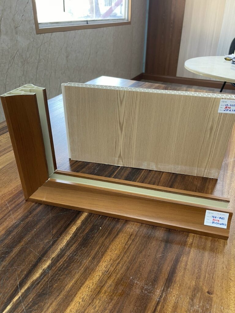 Vách ngăn nhựa 2 mặt tại Bình Dương