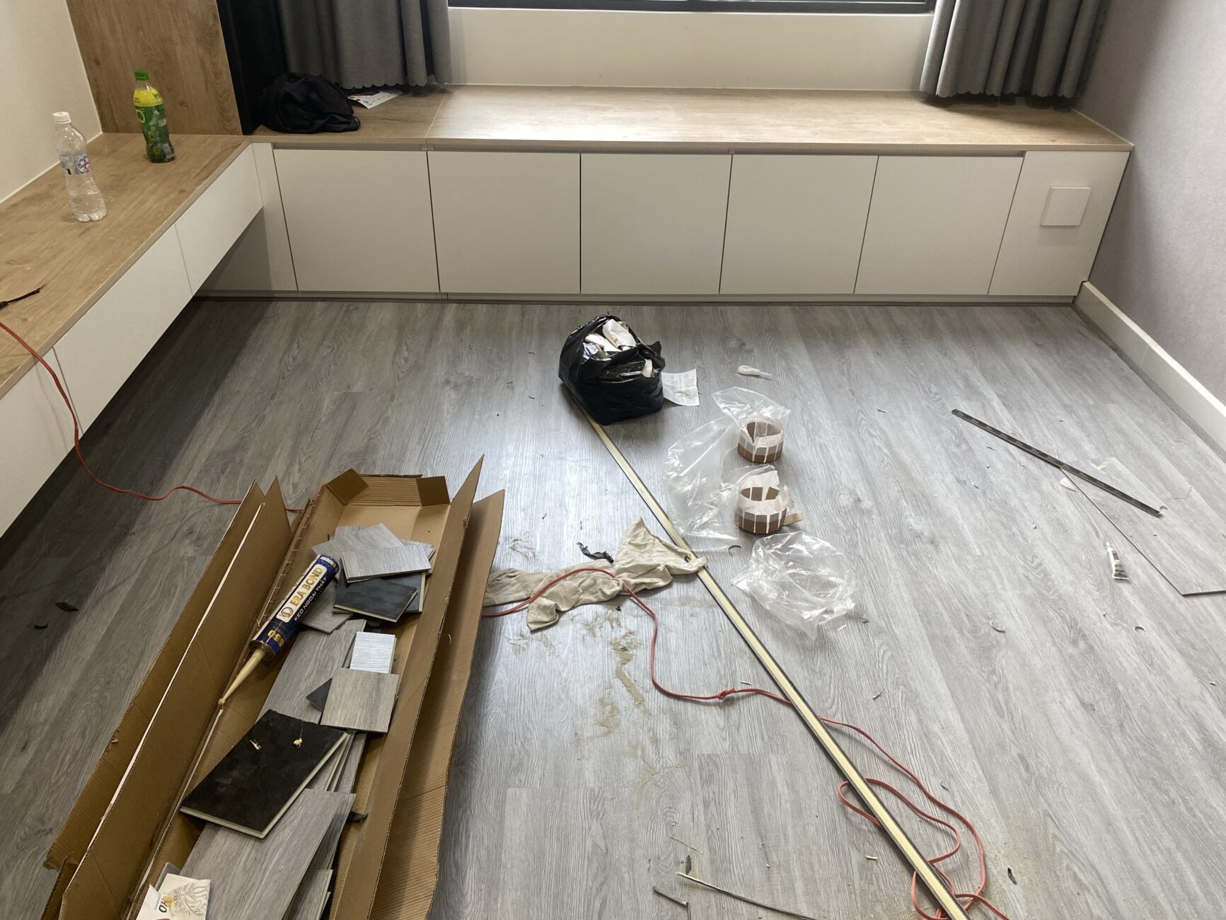 Sàn nhựa hèm khoá Bình Dương, thi công sàn nhựa hèm khoá