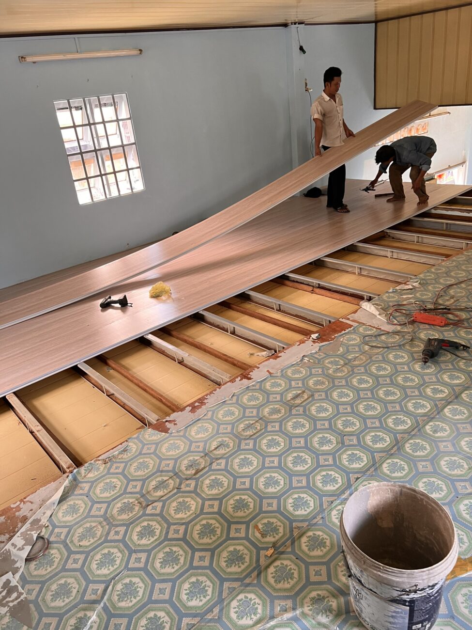Thi công sàn nhựa chịu lực tại Thuận An Bình Dương