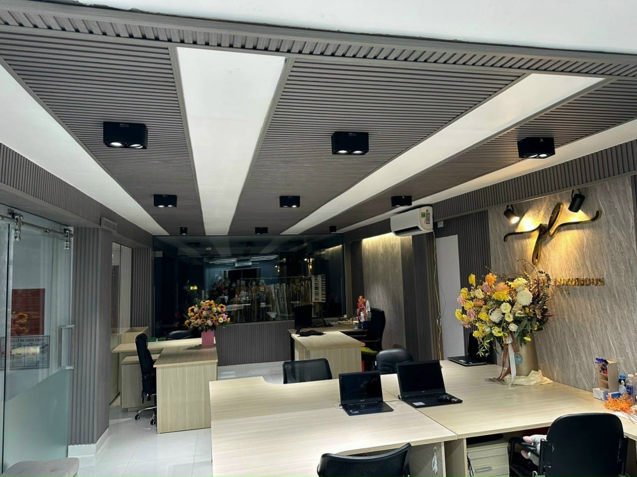 Thi công trần nhựa Bình Dương giá rẻ